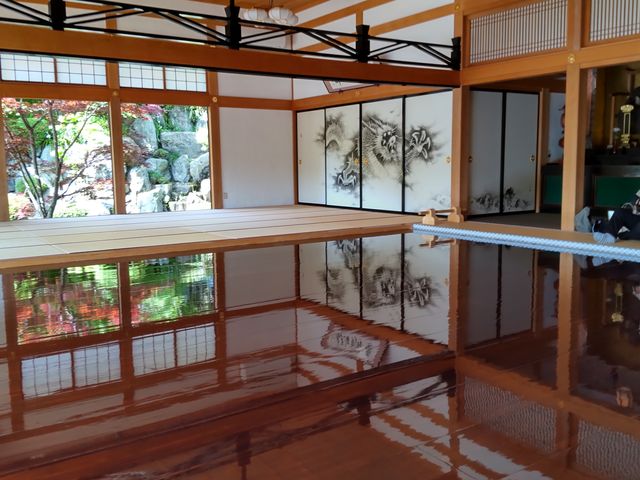 ���̉��G�����ɉf��_�󓿎�