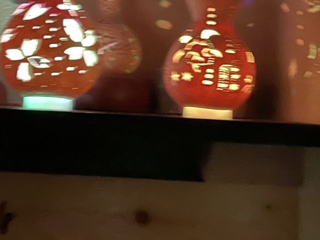 ���F�̌��ɕ�܂�܂�_�V�H�[�@�ĂƂ�