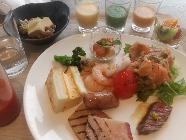 �܂��H�ׂ����Ȃ�L���Ɏc�钩�H_�v���~�A�z�e��-CABIN PRESIDENT-���