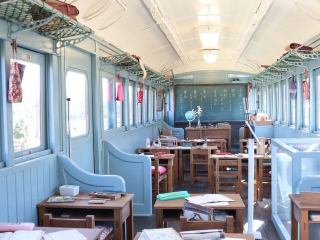 dԂ̒̋ɂA搶Ǝq̐łB_ܖ삿Ђ