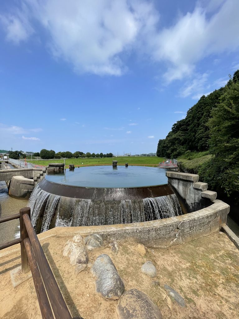 目で見る魚津・黒部・下新川の１００年 魚津市・黒部市・下新川郡/郷土出版社（単行本） 目で見る魚津・黒部・下新川の100年: 魚津市・黒部市・下新川郡