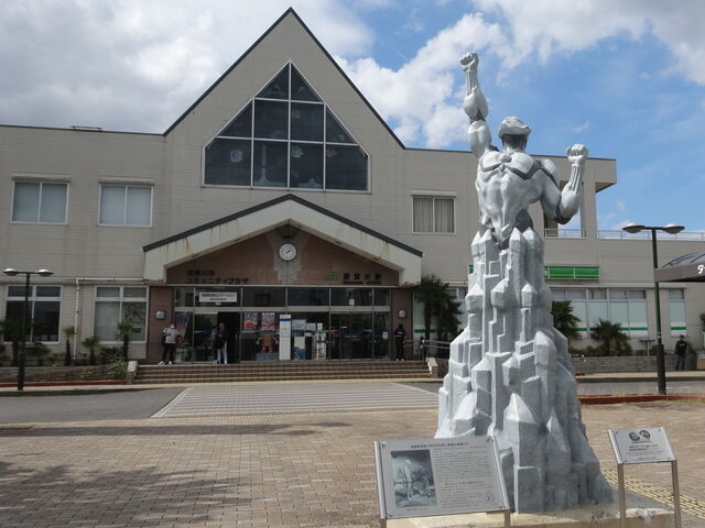 �{���w�i�R�~���j�e�B�v���U�j�O�́@�E���g���}��_�{���s�R�~���j�e�B�v���U