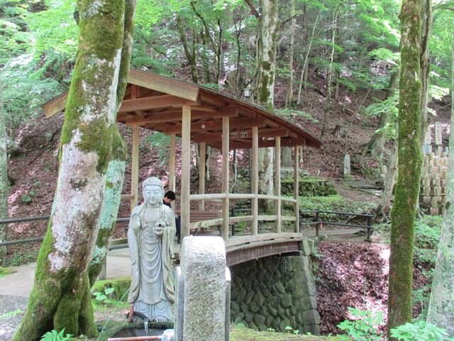 ���ꓰ�Ɩ�t���Ƃ́A�ܑ䋴�̂悤�ȉ����t�����ŘA�����Ă��܂��B_���ꓰ�i���쌧��c�s�j