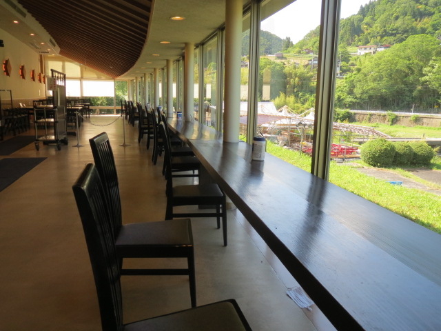 ���X�g�����̃J�E���^�[��_���̉w �a