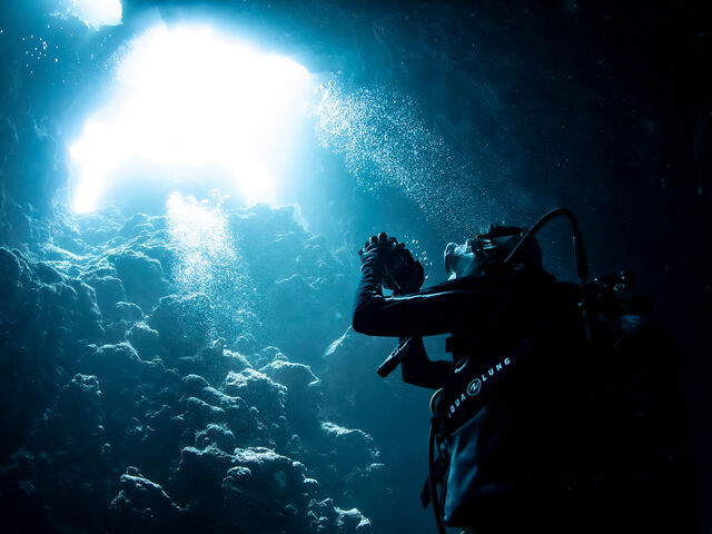 �W�������ƂĂ����z�I�ŁA�����J�������\�����Ⴂ�܂��c_PRECIOUS