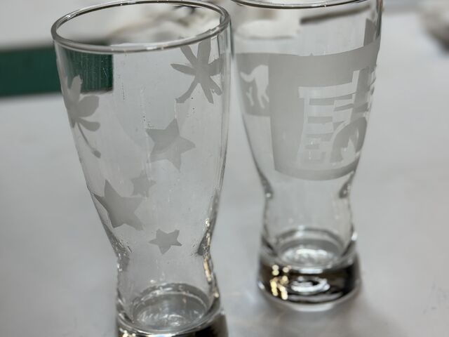 �g�t�Ɛ��̃O���X�ƒg�F�ƔL�̃O���X���ł��܂����B_�V�I�H�[zoo���������