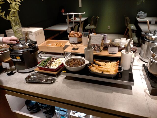 ���ύ��݁A�G�r�t���C�ق�_���t��{by�x�b�Z���z�e���Y