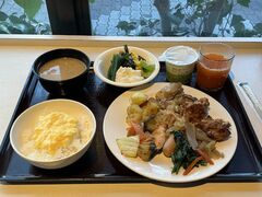 �z�e���E�B���O�C���^�[�i�V���i�����͌��̎ʐ^1