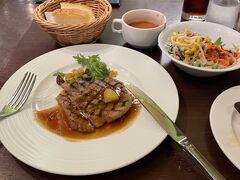 KOKO HOTEL�V�h�l�J ���X�g����BistroW�̎ʐ^1