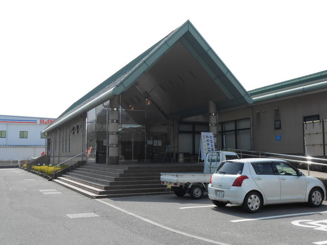 �C�m�����{�݃}�[���E�O���b�V�A��O��