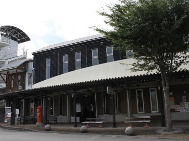 �������蒬���H�R�~���j�e�B�Z���^�[�i�ʏ́F�|�b�|�[�فj