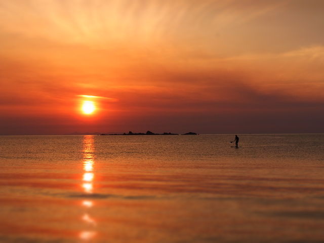 SUP�T���Z�b�g�K�C�h�t���c�A�[�͗[�z�ɋz�����܂ꂻ���I_���͂�CAMP&BBQ