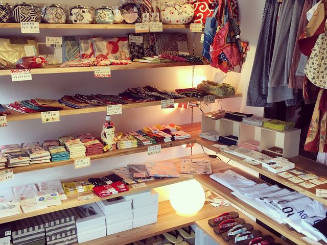 �a�G�݁A������Ǝq�����A��Ƃ���u���[�`�Ȃǂ̔̔������Ă܂��B_�agan