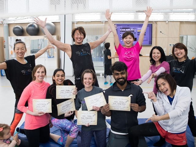 �L���b�`����������ƔF�菑�����炦�܂���B_Fly'n Fit Trapeze Studio