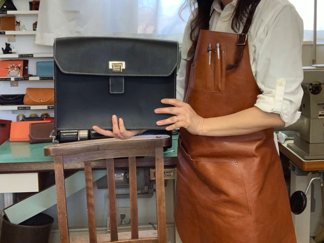 �����}�`�̏��ރP�[�X�B
��������Ő���ł��܂��B_BLACK�@CAT