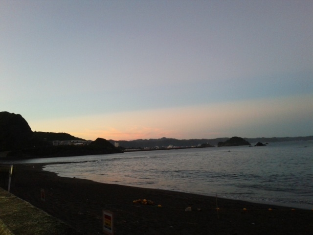 �g���C���C�g�^�C���̑��C�C��_���C�C�݃r�[�`�{�b�N�X