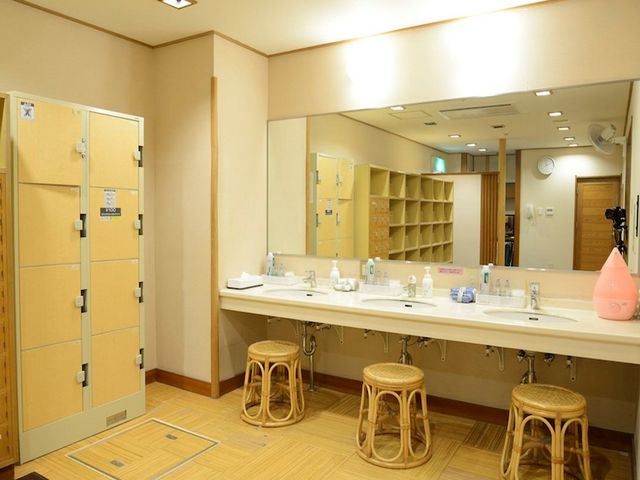 �h���C���[���������Ă���܂�_�����h�Ɂ@�݂₶�ܓm�̏h