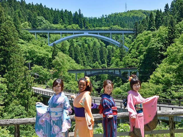 ���s���e��