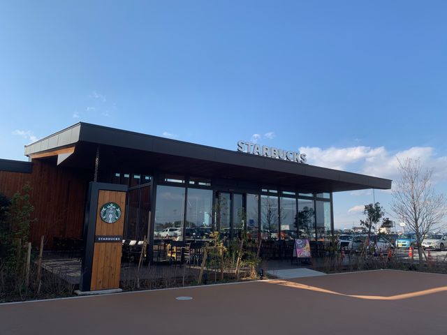 ���̉w�ɂ̓X�^�o������܂��恙_�X�g���x���[�����h�}��