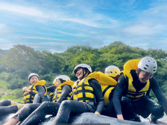 ��w����Љ�l�̃O���[�v�A���Ƒ��A�c����A�e�F���m�ȂǁA���Ђ��U�����������I_�����E������j���[���[�h���t�e�B���O