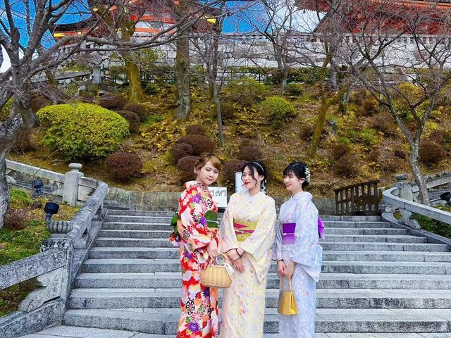 ���s���������^����������