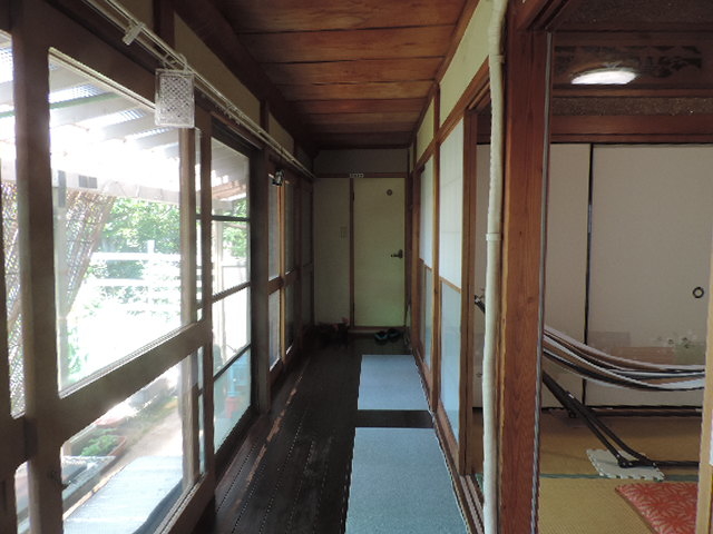 ���a���g���i�Ö��Ɓj
�ʘH�����g�C��_�t���n�E�X