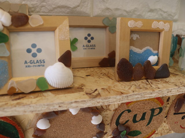 �����`�E�����`��2��ނ���I�ׂ�~�j�t�H�g�t���[�����B�ƂĂ����킢���T�C�Y�̃t�H�g�t���[���ł��B_�V�R�V�[�O���X���X A-GLASS