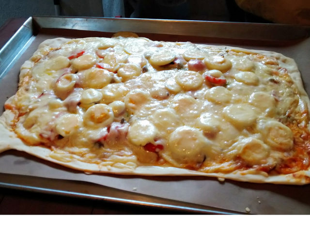 �s�U�́A�傫�Ȉꖇ�s�U�ɃR�[�q�[�A�T���_�A�X�[�v�A�f�U�[�g�t���B_���h �Ė؏���