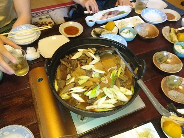 �[�H�́A��ؒ��S�����\���H�ׂ�قǂ���B
����E���U��E�L�㋍�ē��ǉ������B_���h �Ė؏���