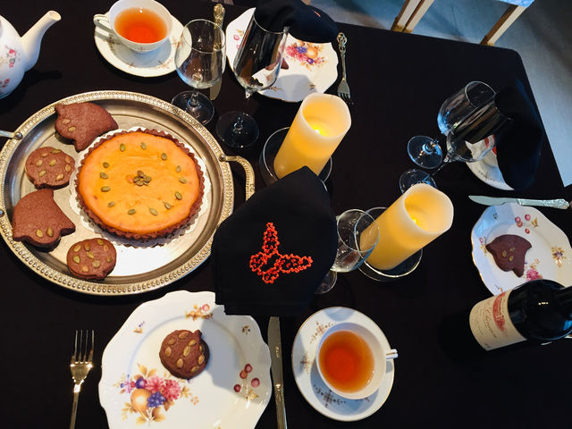 �G�߂̃C�x���g��Ύ��L�ŃR���Z�v�g���l����e�B�[�e�[�u���R�[�f�B�l�[�g_�u���e�B�b�V���K�[�f���X�N�[��