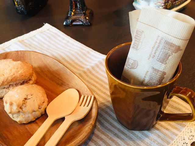 �u���e�B�b�V���K�[�f���X�N�[��