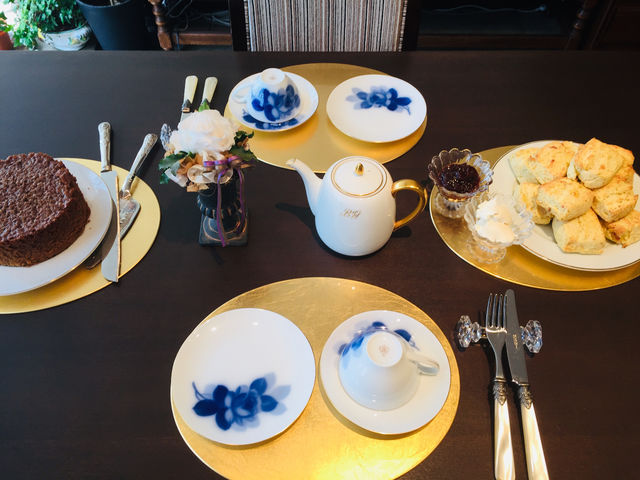 �u���e�B�b�V���K�[�f���X�N�[��