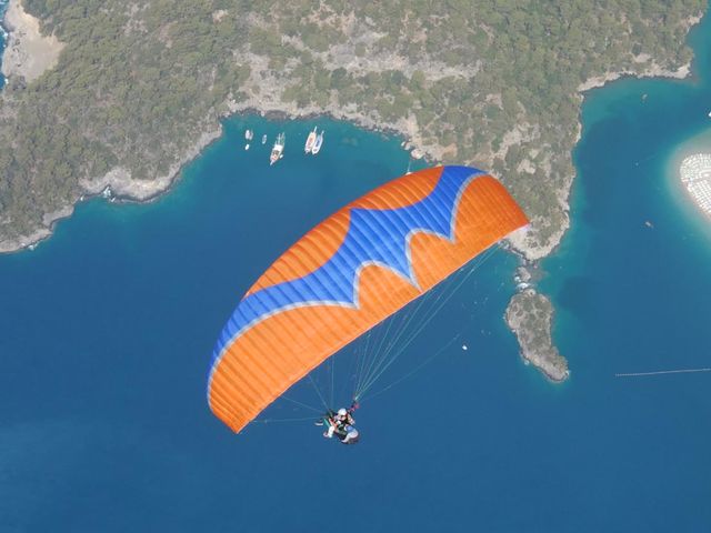 �g���R�I���f�j�Y�A�G�[�Q�C�̃t���C�g_�����X�J�C�p�[�N �p���O���C�_�[�X�N�[��