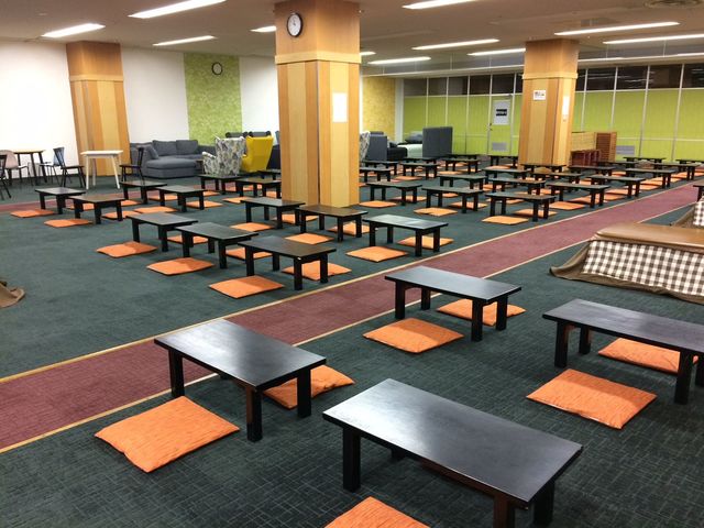 2F�ɂ͑傫�ȋx�e�����I�������S���S���ł��܂����
���X�g�����̃��j���[�͂�����ł��H�ׂ��܂��B
���ɂ͉�������_�x�ԉ��� �Ԃ̓�