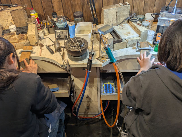 �F�B���m�Ŏv���o�̃A�N�Z�T���[����̌��͂������ł��傤���H_Alsomitra Jewelrycraft and Cafe