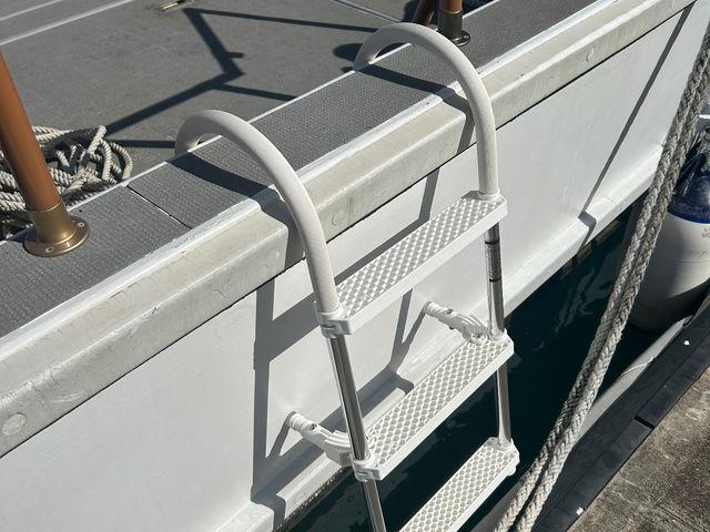 �{�[�f�B���O���_�[_�A�N�A���i