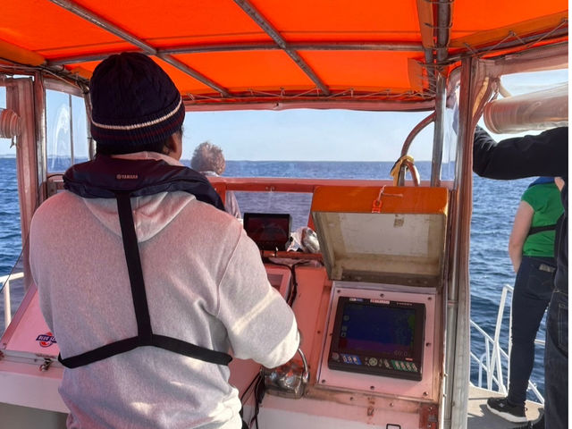 2024�N�@�����ɂ����S�ݔ��iAIS�A�}����VHF�����@�j���`��������܂����B���S���S�ȃN���[�Y��S�|���Ă��܂��B_�A�N�A���i