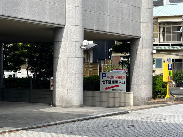 ����������ق̒n�����ԏ��40��قǂ���܂��B�����̓�������~�n���ɓ���A�����E�肩��n���ւǂ����B_���͐��̋����y�É��E����������فz