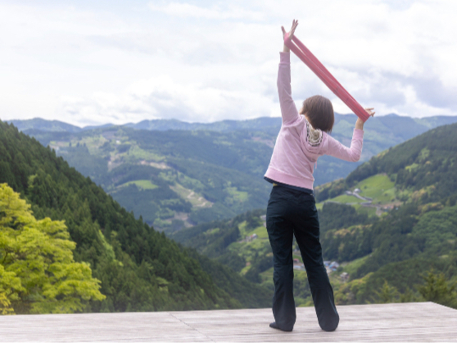 HOLLY TIME�ł͑��ɂ����̂悤�ȑ̌����s���Ă���܂���_���͐��̋����y�É��E����������فz