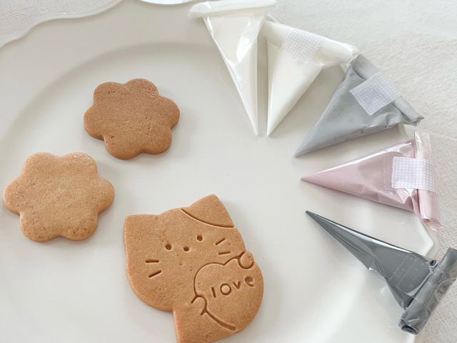 �N�b�L�[�ƃN���[���͍u�t�����ς݂Ȃ̂ŁA�A�C�V���O����Ƃ��납�������肨�y���݂��������܂��B_icing_bloomy