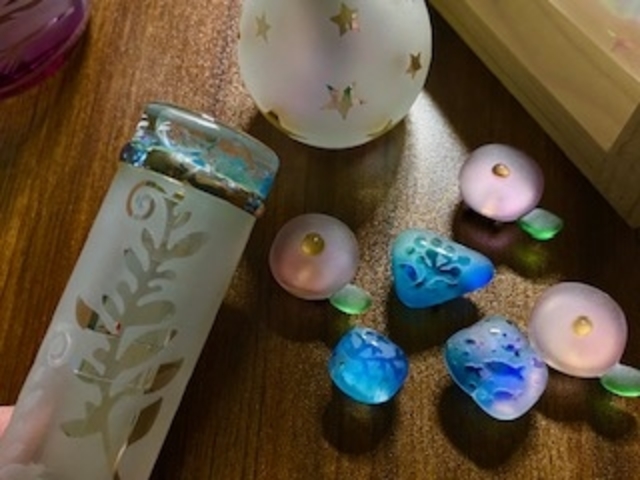 �T���h�u���X�g�̖��؋��ƃA�N�Z�T���[_�K���X�H�[���炷