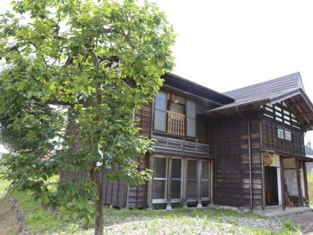 �͘F���t���Ö��Ƃő؍݁@�~�̕�炵���i�c�A�[