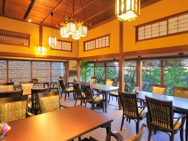 �����@����