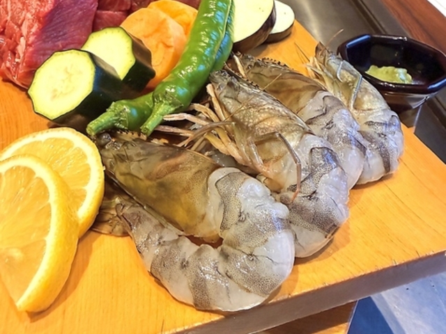 �F�{�n�������ƌF�{�X�e�[�L�̓X �j���[���܂��ƒ��̎ʐ^1