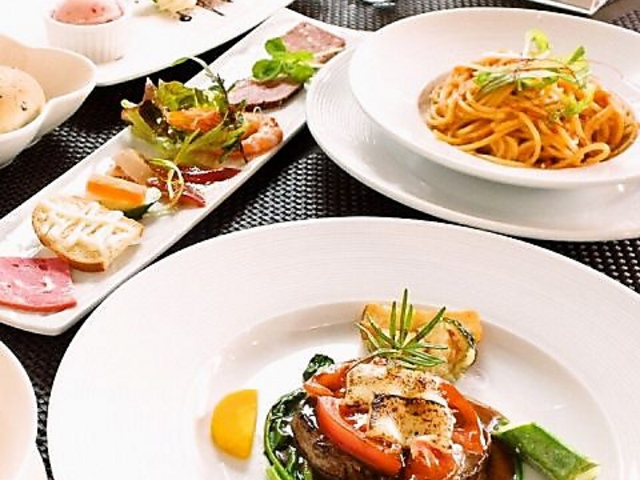 rXg OVI Bistro Grand Chariot̎ʐ^1