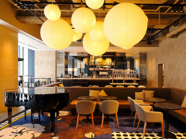 SALONE VENDREDI T[l @hfB OVOL{r̎ʐ^1