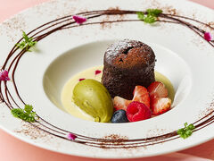 SARAS CAFE&BRASSERIE サラス カフェ アンド ブラッスリーの写真1