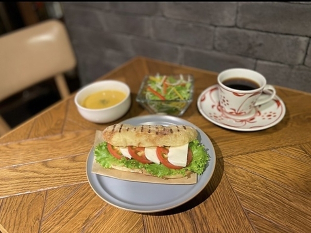 panini cafe FRANK �p�j�[�j�J�t�F�t�����N�̎ʐ^1