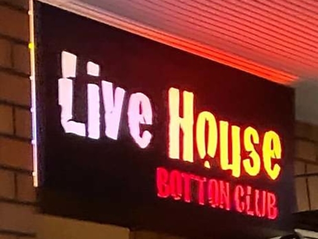 BOTTON CLUB {bg Nu̎ʐ^1