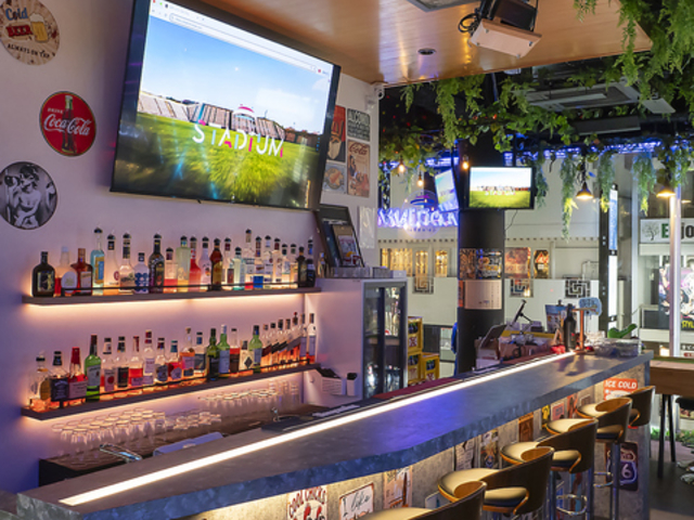 BAR STADIUM X^WA̎ʐ^1